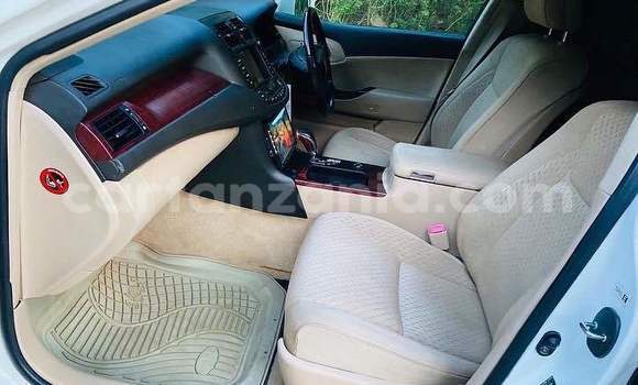 Nunua Ilio tumika Toyota Crown Nyeupe Gari ndani ya Mwanza nchini Mwanza Nunua Ilio tumika Toyota Crown Nyeupe Gari ndani ya Mwanza nchini Mwanza