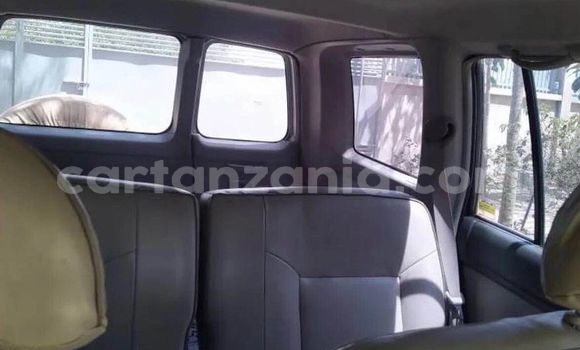 Nunua Ilio tumika Nissan Patrol Fedha Gari ndani ya Mwanza nchini Mwanza Nunua Ilio tumika Nissan Patrol Fedha Gari ndani ya Mwanza nchini Mwanza
