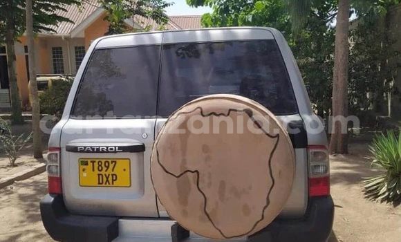 Nunua Ilio tumika Nissan Patrol Fedha Gari ndani ya Mwanza nchini Mwanza Nunua Ilio tumika Nissan Patrol Fedha Gari ndani ya Mwanza nchini Mwanza