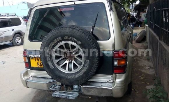 Nunua Ilio tumika Mitsubishi Pajero Nyingine Gari ndani ya Dar es Salaam nchini Dar es Salaam Nunua Ilio tumika Mitsubishi Pajero Nyingine Gari ndani ya Dar es Salaam nchini Dar es Salaam