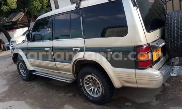 Nunua Ilio tumika Mitsubishi Pajero Nyingine Gari ndani ya Dar es Salaam nchini Dar es Salaam Nunua Ilio tumika Mitsubishi Pajero Nyingine Gari ndani ya Dar es Salaam nchini Dar es Salaam