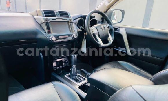 Nunua Ilio tumika Toyota Land Cruiser Prado Nyeupe Gari ndani ya Dar es Salaam nchini Dar es Salaam Nunua Ilio tumika Toyota Land Cruiser Prado Nyeupe Gari ndani ya Dar es Salaam nchini Dar es Salaam