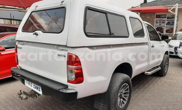 Buy Used Toyota Hilux White Car in Arusha in Arusha Buy Used Toyota Hilux White Car in Arusha in Arusha