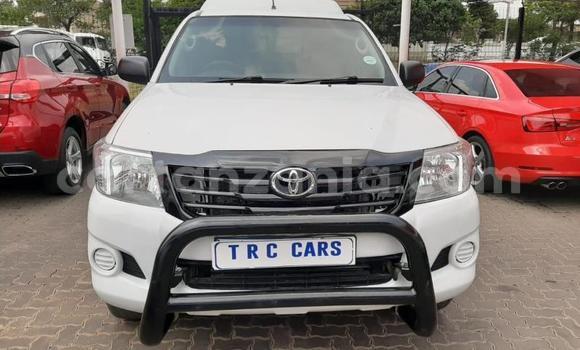 Buy Used Toyota Hilux White Car in Arusha in Arusha Buy Used Toyota Hilux White Car in Arusha in Arusha