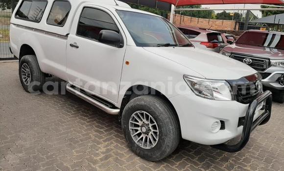 Buy Used Toyota Hilux White Car in Arusha in Arusha Buy Used Toyota Hilux White Car in Arusha in Arusha
