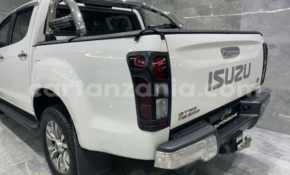 Buy Used Isuzu Adventure White Car in Arusha in Arusha Buy Used Isuzu Adventure White Car in Arusha in Arusha