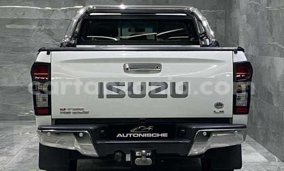 Buy Used Isuzu Adventure White Car in Arusha in Arusha Buy Used Isuzu Adventure White Car in Arusha in Arusha