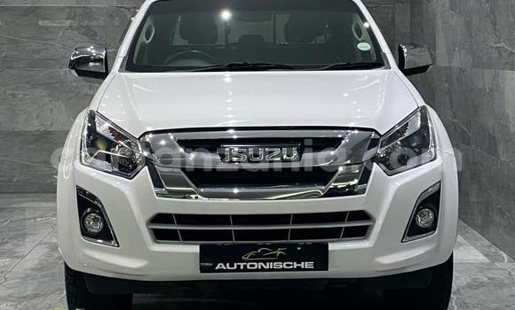 Buy Used Isuzu Adventure White Car in Arusha in Arusha Buy Used Isuzu Adventure White Car in Arusha in Arusha