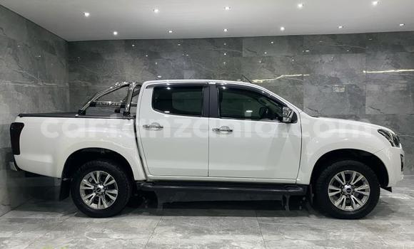 Buy Used Isuzu Adventure White Car in Arusha in Arusha Buy Used Isuzu Adventure White Car in Arusha in Arusha