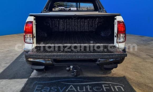 Buy Used Toyota Hilux White Car in Arusha in Arusha Buy Used Toyota Hilux White Car in Arusha in Arusha