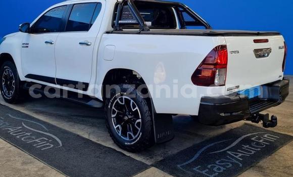Buy Used Toyota Hilux White Car in Arusha in Arusha Buy Used Toyota Hilux White Car in Arusha in Arusha