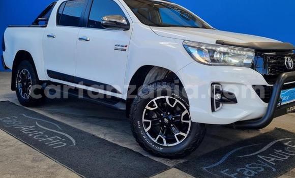 Buy Used Toyota Hilux White Car in Arusha in Arusha Buy Used Toyota Hilux White Car in Arusha in Arusha