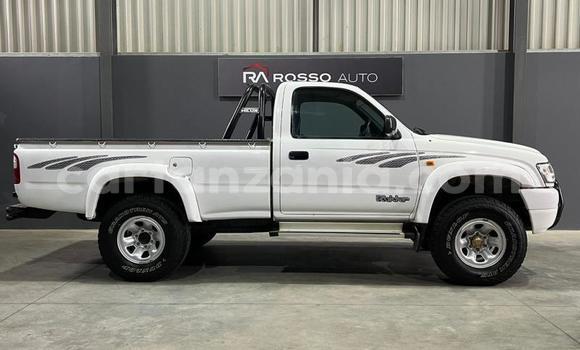 Buy Used Toyota Hilux White Car in Babati Rural in Manyara Buy Used Toyota Hilux White Car in Babati Rural in Manyara