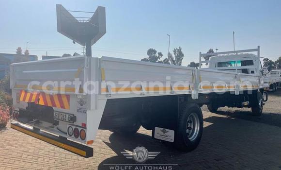 Buy Used Mitsubishi Fuso Fighter White Truck in Babati Rural in Manyara Buy Used Mitsubishi Fuso Fighter White Truck in Babati Rural in Manyara