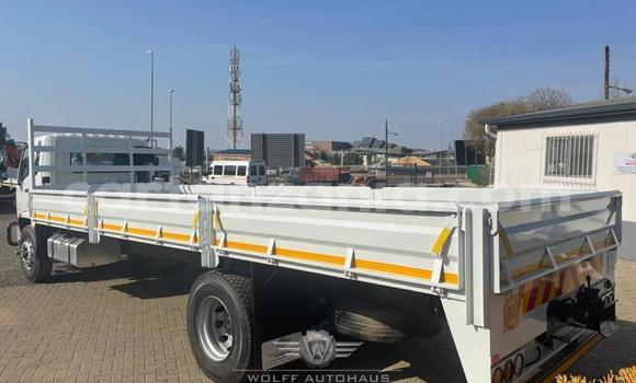 Buy Used Mitsubishi Fuso Fighter White Truck in Babati Rural in Manyara Buy Used Mitsubishi Fuso Fighter White Truck in Babati Rural in Manyara