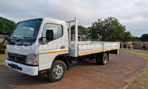 Buy Used Mitsubishi Fuso Fighter White Truck in Babati Rural in Manyara Buy Used Mitsubishi Fuso Fighter White Truck in Babati Rural in Manyara