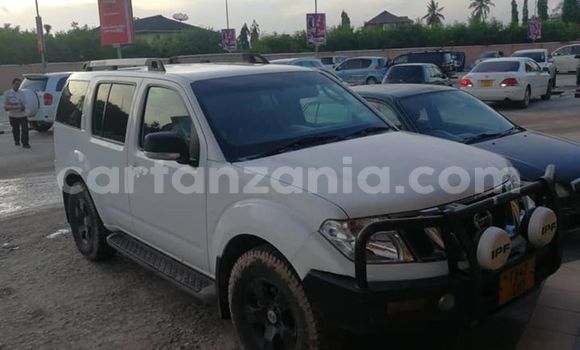Nunua Ilio tumika Nissan Pathfinder Nyeupe Gari ndani ya Dar es Salaam nchini Dar es Salaam Nunua Ilio tumika Nissan Pathfinder Nyeupe Gari ndani ya Dar es Salaam nchini Dar es Salaam