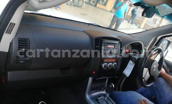 Nunua Ilio tumika Nissan Pathfinder Nyeupe Gari ndani ya Dar es Salaam nchini Dar es Salaam Nunua Ilio tumika Nissan Pathfinder Nyeupe Gari ndani ya Dar es Salaam nchini Dar es Salaam