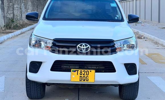 Nunua Ilio tumika Toyota Hilux Nyeupe Gari ndani ya Dar es Salaam nchini Dar es Salaam Nunua Ilio tumika Toyota Hilux Nyeupe Gari ndani ya Dar es Salaam nchini Dar es Salaam