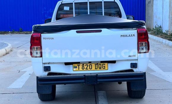 Nunua Ilio tumika Toyota Hilux Nyeupe Gari ndani ya Dar es Salaam nchini Dar es Salaam Nunua Ilio tumika Toyota Hilux Nyeupe Gari ndani ya Dar es Salaam nchini Dar es Salaam
