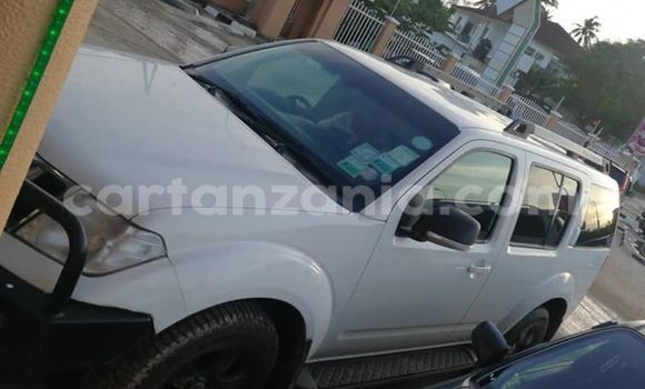 Nunua Ilio tumika Nissan Pathfinder Nyeupe Gari ndani ya Dar es Salaam nchini Dar es Salaam Nunua Ilio tumika Nissan Pathfinder Nyeupe Gari ndani ya Dar es Salaam nchini Dar es Salaam
