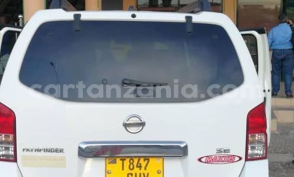 Nunua Ilio tumika Nissan Pathfinder Nyeupe Gari ndani ya Dar es Salaam nchini Dar es Salaam Nunua Ilio tumika Nissan Pathfinder Nyeupe Gari ndani ya Dar es Salaam nchini Dar es Salaam