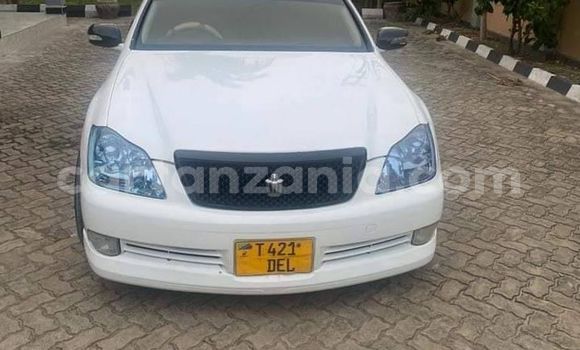 Buy Used Toyota Crown White Car in Dar es Salaam in Dar es Salaam