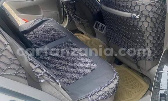 Buy Used Toyota Crown White Car in Dar es Salaam in Dar es Salaam Buy Used Toyota Crown White Car in Dar es Salaam in Dar es Salaam