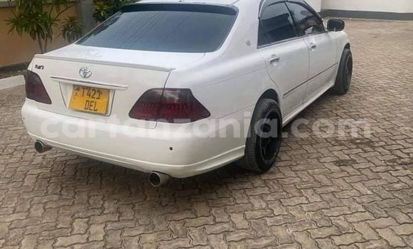 Buy Used Toyota Crown White Car in Dar es Salaam in Dar es Salaam Buy Used Toyota Crown White Car in Dar es Salaam in Dar es Salaam