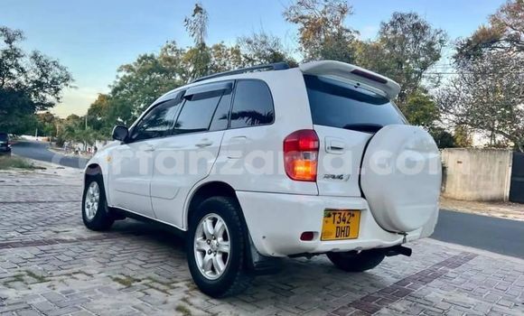 Buy Used Toyota RAV4 White Car in Dar es Salaam in Dar es Salaam Buy Used Toyota RAV4 White Car in Dar es Salaam in Dar es Salaam