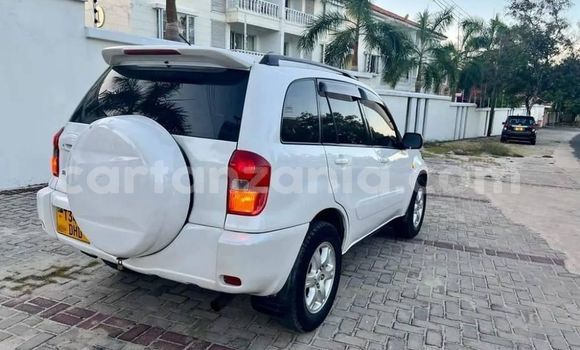 Buy Used Toyota RAV4 White Car in Dar es Salaam in Dar es Salaam Buy Used Toyota RAV4 White Car in Dar es Salaam in Dar es Salaam