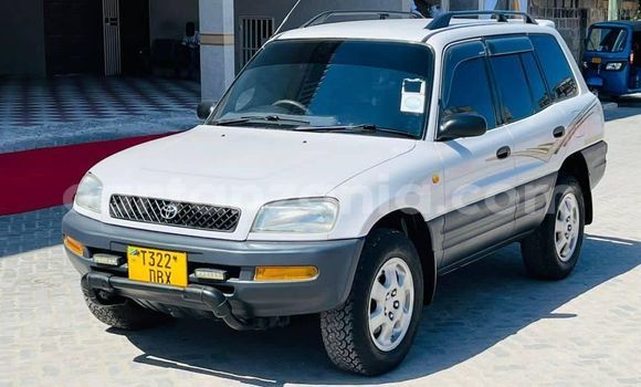 Buy Used Toyota RAV4 White Car in Dar es Salaam in Dar es Salaam