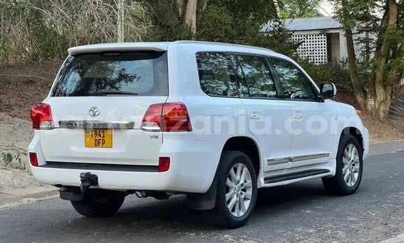 Buy Used Toyota Land Cruiser White Car in Dar es Salaam in Dar es Salaam Buy Used Toyota Land Cruiser White Car in Dar es Salaam in Dar es Salaam