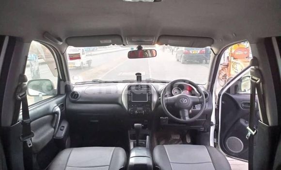 Buy Used Toyota RAV4 White Car in Dar es Salaam in Dar es Salaam Buy Used Toyota RAV4 White Car in Dar es Salaam in Dar es Salaam
