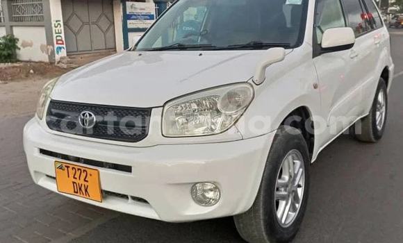 Buy Used Toyota RAV4 White Car in Dar es Salaam in Dar es Salaam