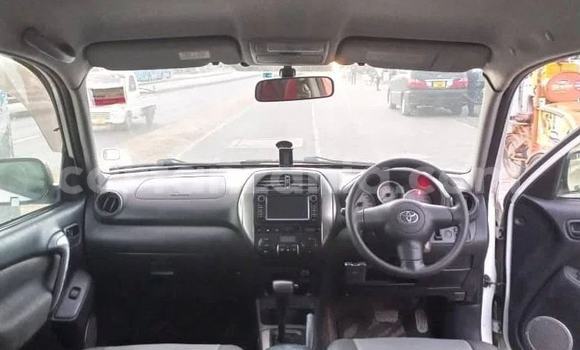 Nunua Ilio tumika Toyota RAV4 Nyeupe Gari ndani ya Dar es Salaam nchini Dar es Salaam Nunua Ilio tumika Toyota RAV4 Nyeupe Gari ndani ya Dar es Salaam nchini Dar es Salaam