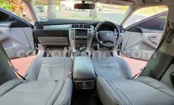 Buy Used Toyota Crown Silver Car in Dar es Salaam in Dar es Salaam Buy Used Toyota Crown Silver Car in Dar es Salaam in Dar es Salaam