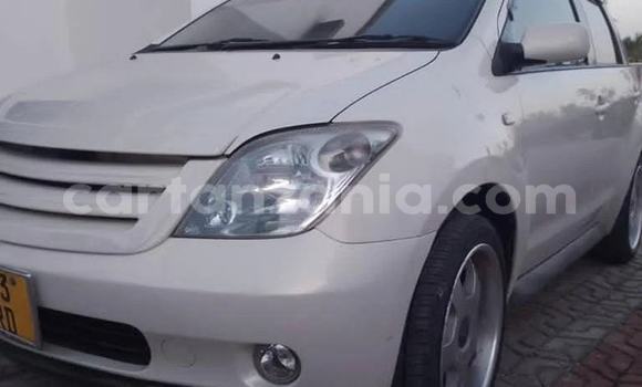 Buy Used Toyota IST White Car in Dar es Salaam in Dar es Salaam Buy Used Toyota IST White Car in Dar es Salaam in Dar es Salaam