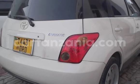 Nunua Ilio tumika Toyota IST Nyeupe Gari ndani ya Dar es Salaam nchini Dar es Salaam Nunua Ilio tumika Toyota IST Nyeupe Gari ndani ya Dar es Salaam nchini Dar es Salaam