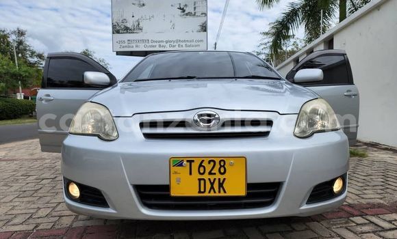 Nunua Ilio tumika Toyota Runx Fedha Gari ndani ya Dar es Salaam nchini Dar es Salaam