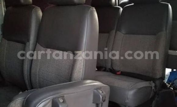 Nunua Ilio tumika Toyota Hiace Fedha Gari ndani ya Dar es Salaam nchini Dar es Salaam Nunua Ilio tumika Toyota Hiace Fedha Gari ndani ya Dar es Salaam nchini Dar es Salaam