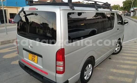 Nunua Ilio tumika Toyota Hiace Fedha Gari ndani ya Dar es Salaam nchini Dar es Salaam Nunua Ilio tumika Toyota Hiace Fedha Gari ndani ya Dar es Salaam nchini Dar es Salaam