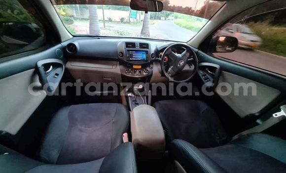 Buy Used Toyota Vanguard Silver Car in Dar es Salaam in Dar es Salaam Buy Used Toyota Vanguard Silver Car in Dar es Salaam in Dar es Salaam