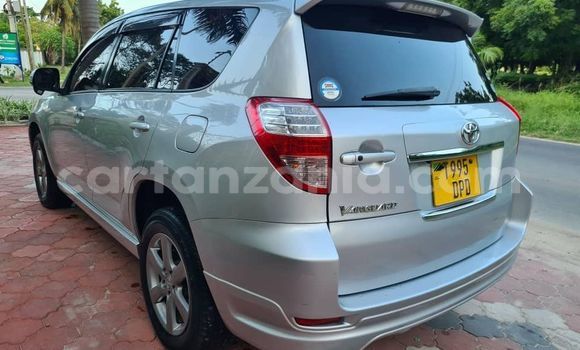 Buy Used Toyota Vanguard Silver Car in Dar es Salaam in Dar es Salaam Buy Used Toyota Vanguard Silver Car in Dar es Salaam in Dar es Salaam