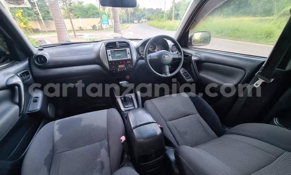 Buy Used Toyota RAV4 Silver Car in Dar es Salaam in Dar es Salaam Buy Used Toyota RAV4 Silver Car in Dar es Salaam in Dar es Salaam