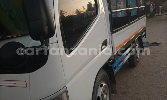 Buy Used Mitsubishi Fuso Fighter White Truck in Dar es Salaam in Dar es Salaam Buy Used Mitsubishi Fuso Fighter White Truck in Dar es Salaam in Dar es Salaam