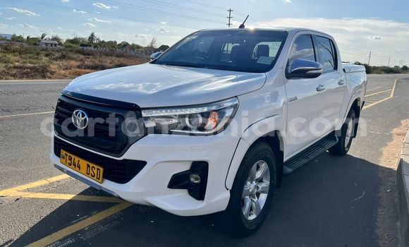 Nunua Ilio tumika Toyota Hilux Nyeupe Gari ndani ya Dar es Salaam nchini Dar es Salaam Nunua Ilio tumika Toyota Hilux Nyeupe Gari ndani ya Dar es Salaam nchini Dar es Salaam
