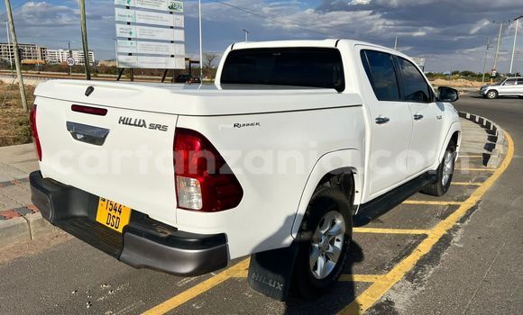 Nunua Ilio tumika Toyota Hilux Nyeupe Gari ndani ya Dar es Salaam nchini Dar es Salaam Nunua Ilio tumika Toyota Hilux Nyeupe Gari ndani ya Dar es Salaam nchini Dar es Salaam
