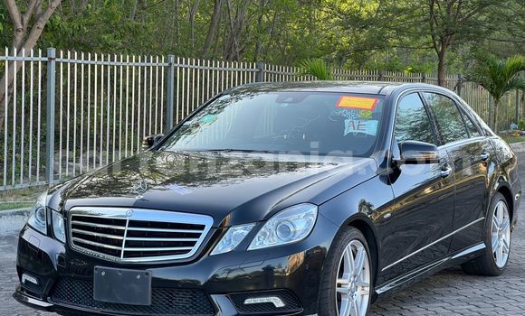 Nunua Imported Mercedes‒Benz E–Class Nyeusi Gari ndani ya Dar es Salaam nchini Dar es Salaam Nunua Imported Mercedes‒Benz E–Class Nyeusi Gari ndani ya Dar es Salaam nchini Dar es Salaam
