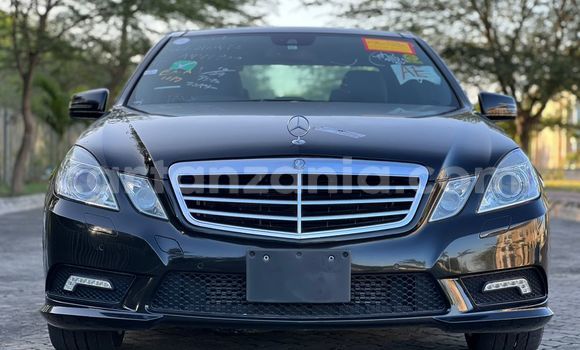Nunua Imported Mercedes‒Benz E–Class Nyeusi Gari ndani ya Dar es Salaam nchini Dar es Salaam Nunua Imported Mercedes‒Benz E–Class Nyeusi Gari ndani ya Dar es Salaam nchini Dar es Salaam